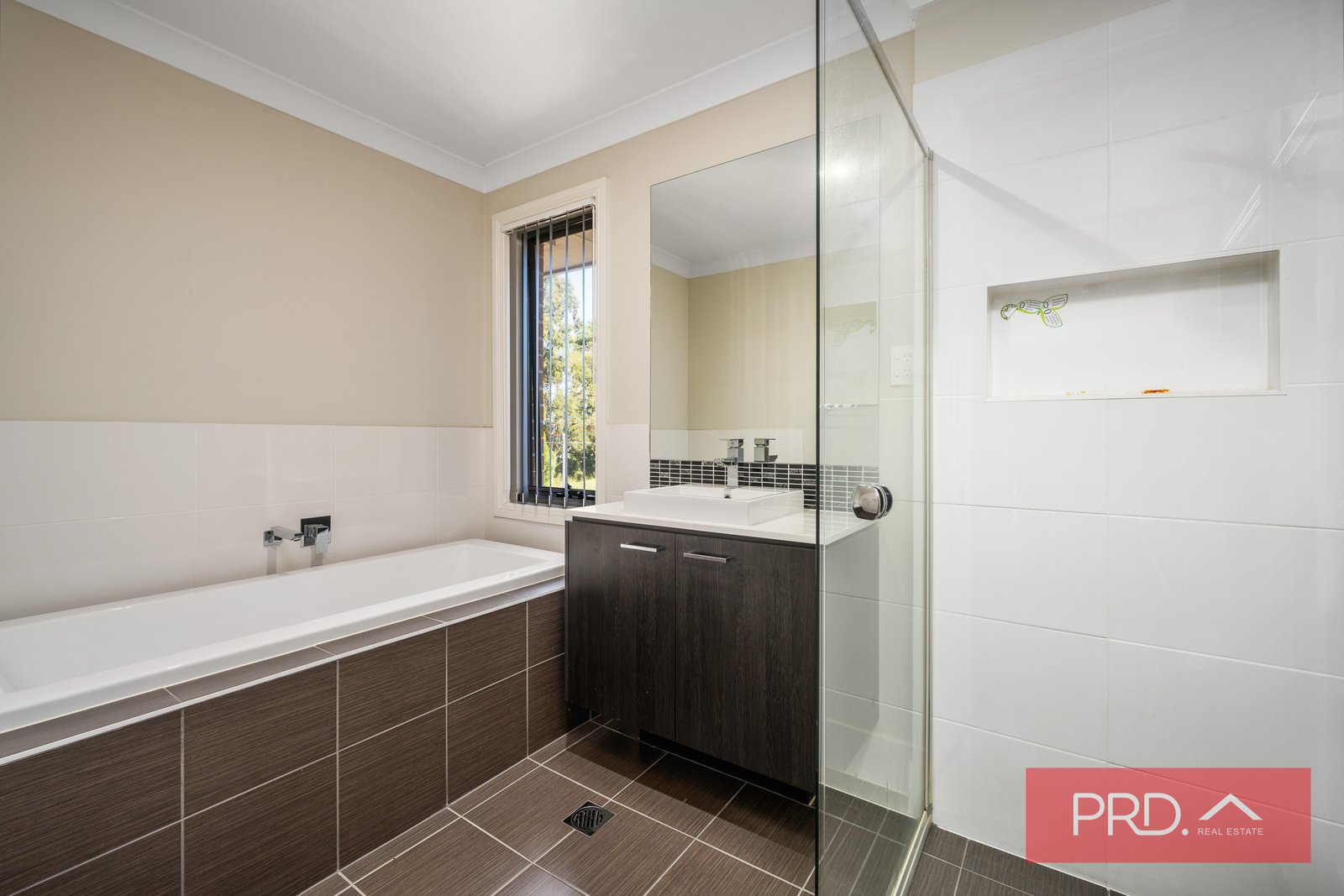 27 Chelsea Drive CANLEY HEIGHTS 5