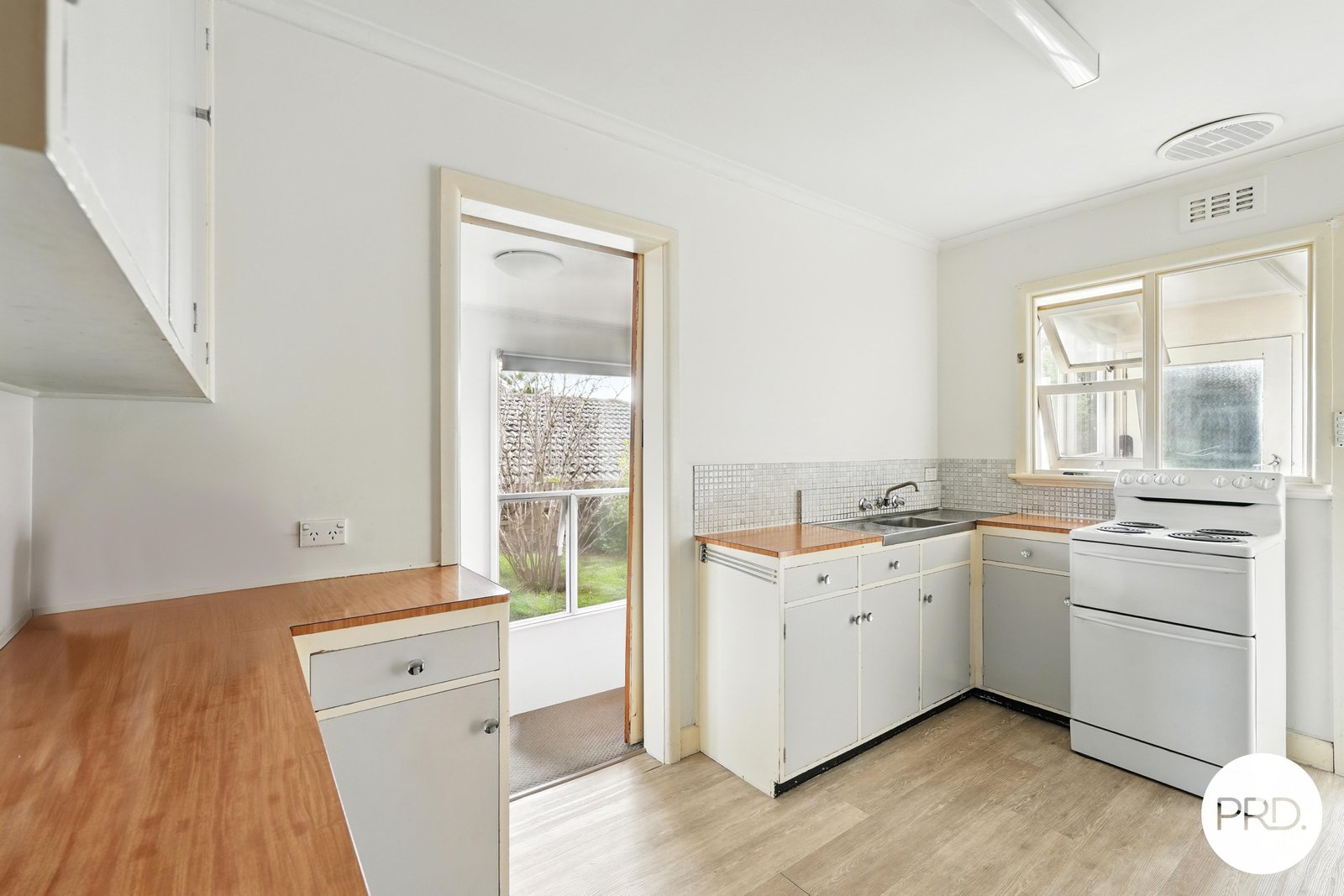 27 Cheviot Road WEST MOONAH 8