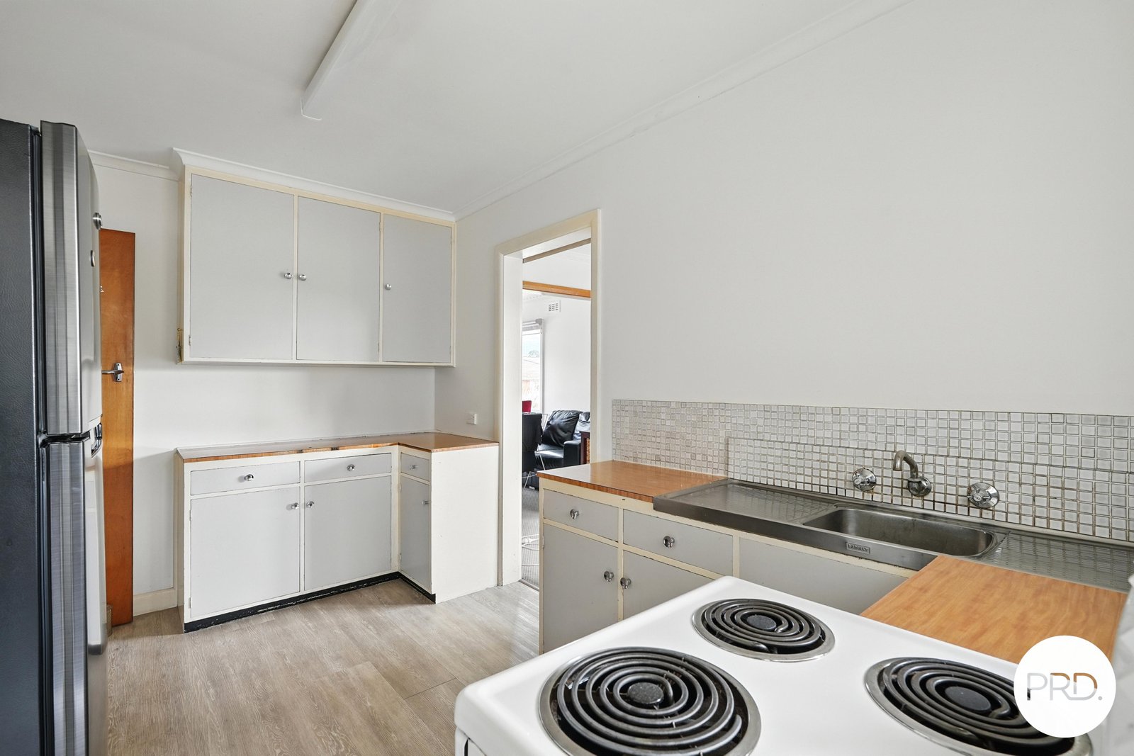 27 Cheviot Road WEST MOONAH 9