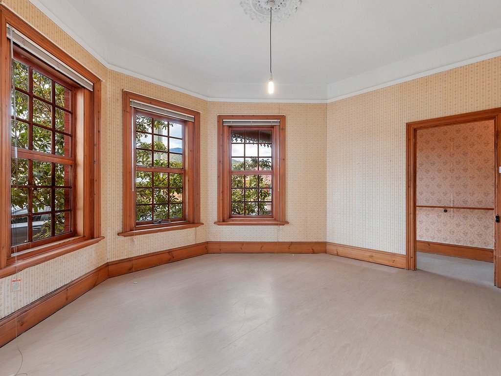 27 Church Street NORTH HOBART 4