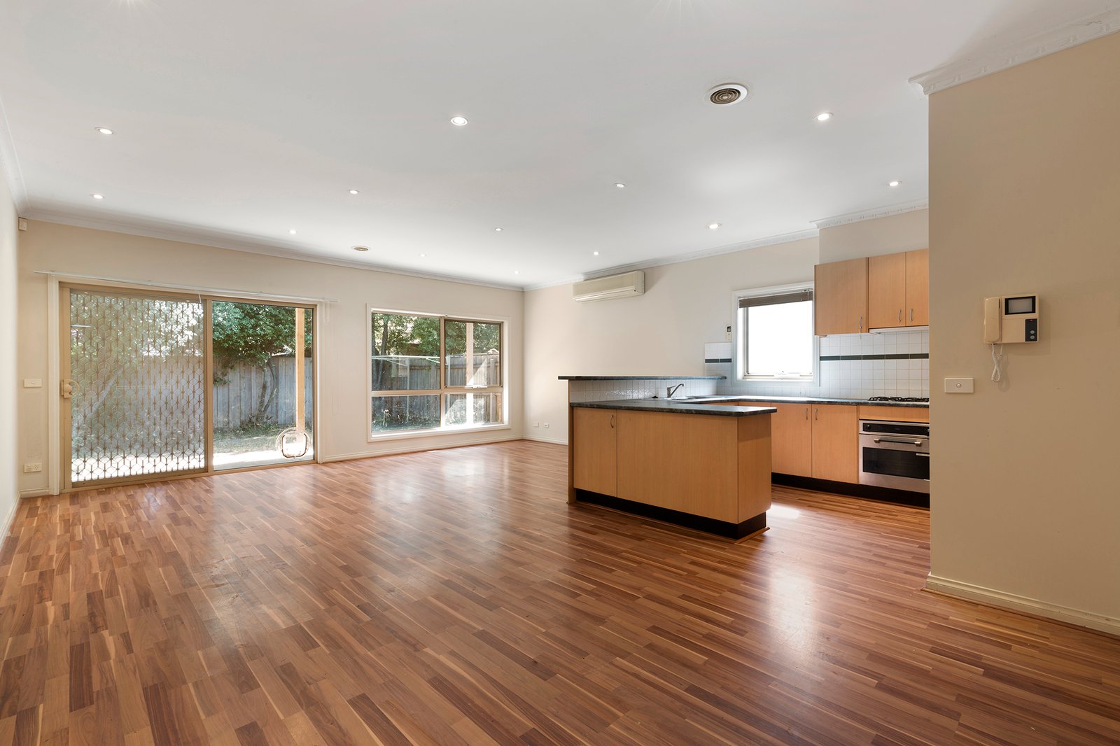 Gallery: 2/7 Clairmont Avenue