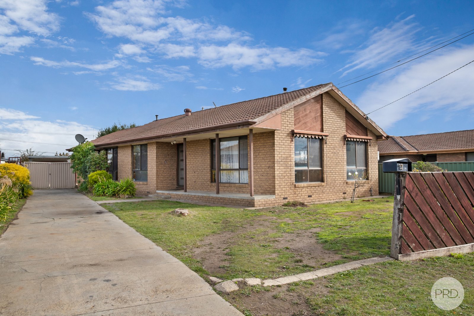 27 Clover Street WENDOUREE 2