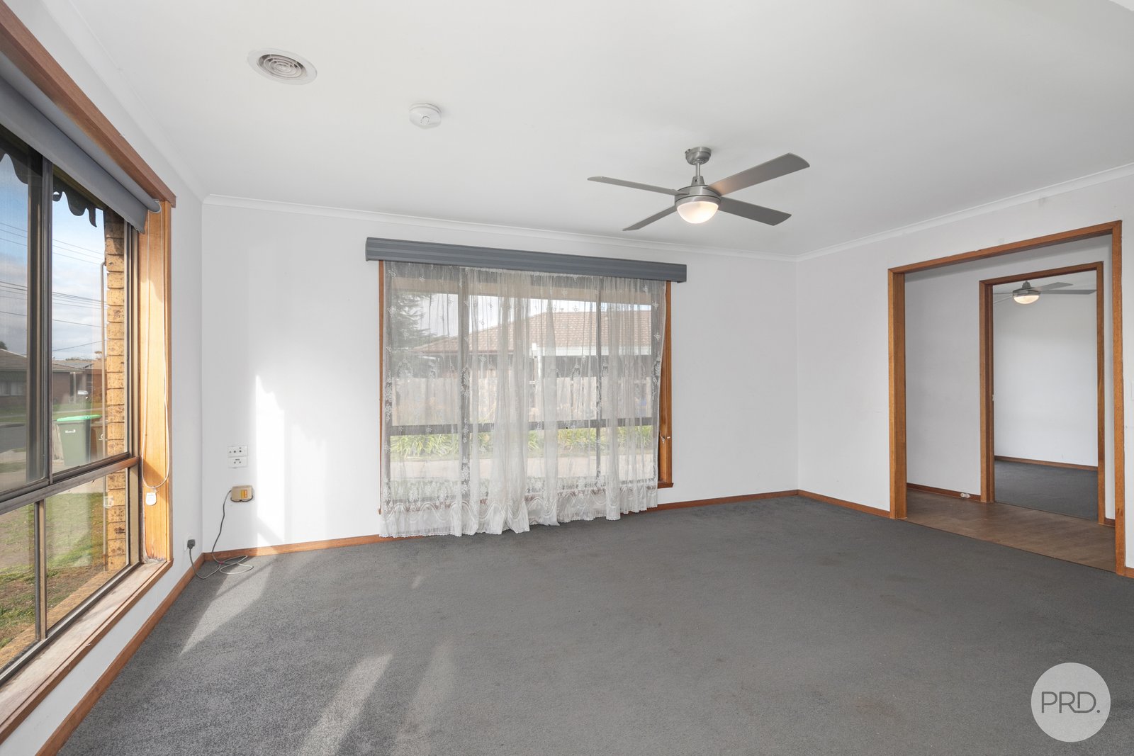 27 Clover Street WENDOUREE 3