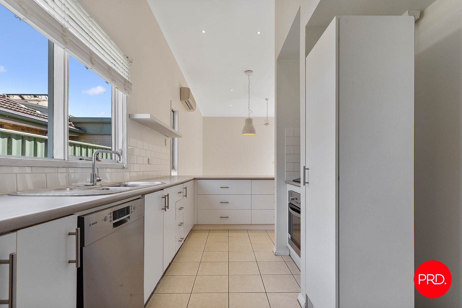 27 Condon Street KENNINGTON 4