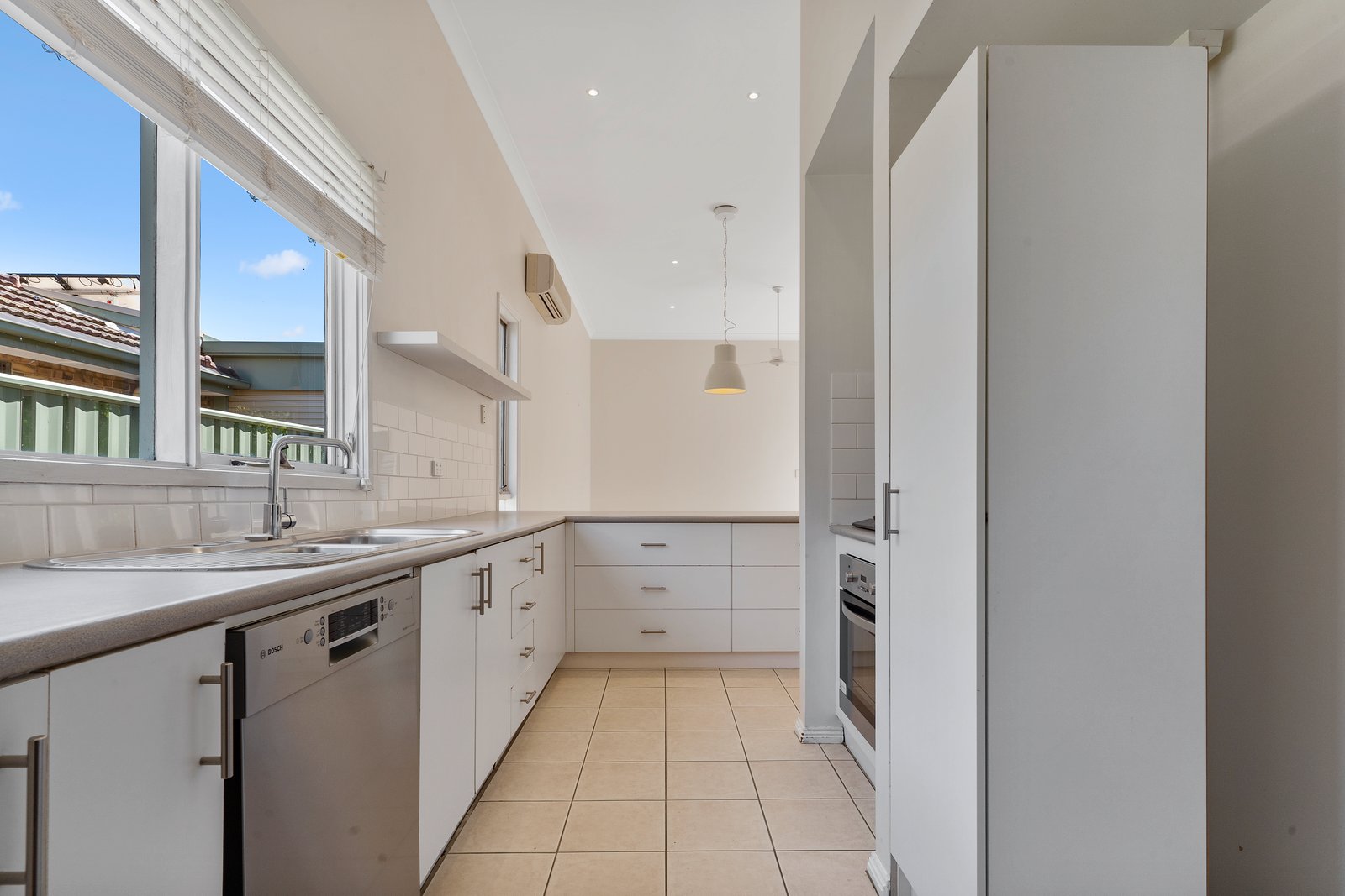 27 Condon Street KENNINGTON 3