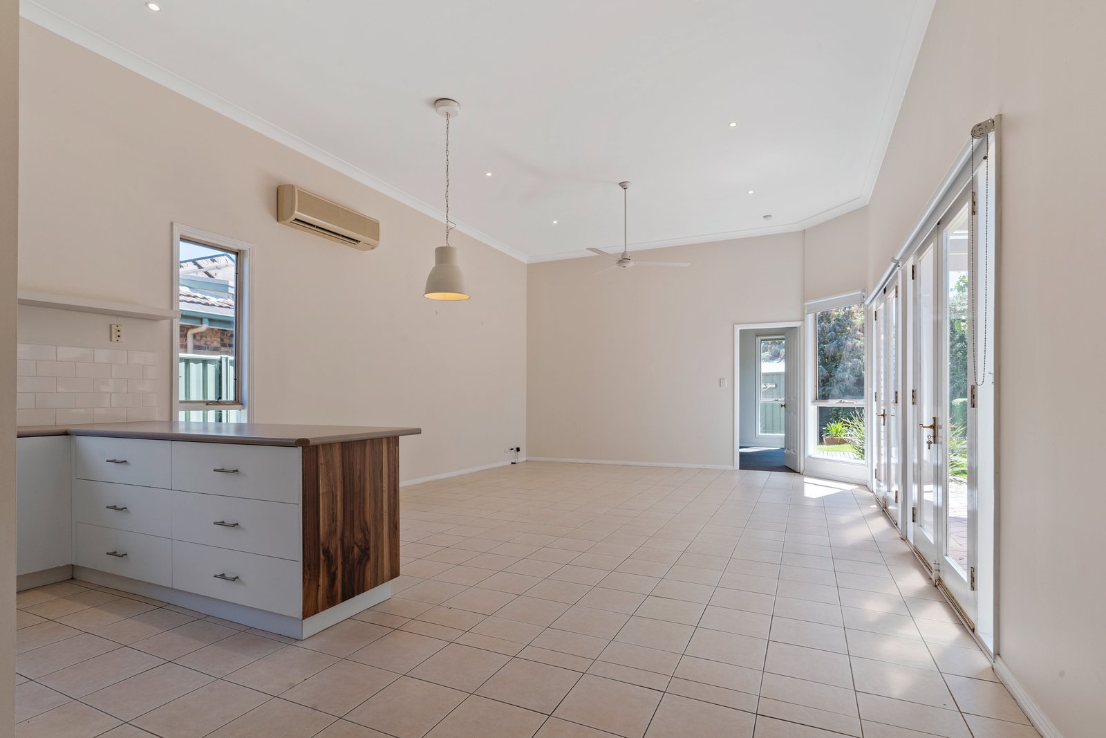 27 Condon Street KENNINGTON 4