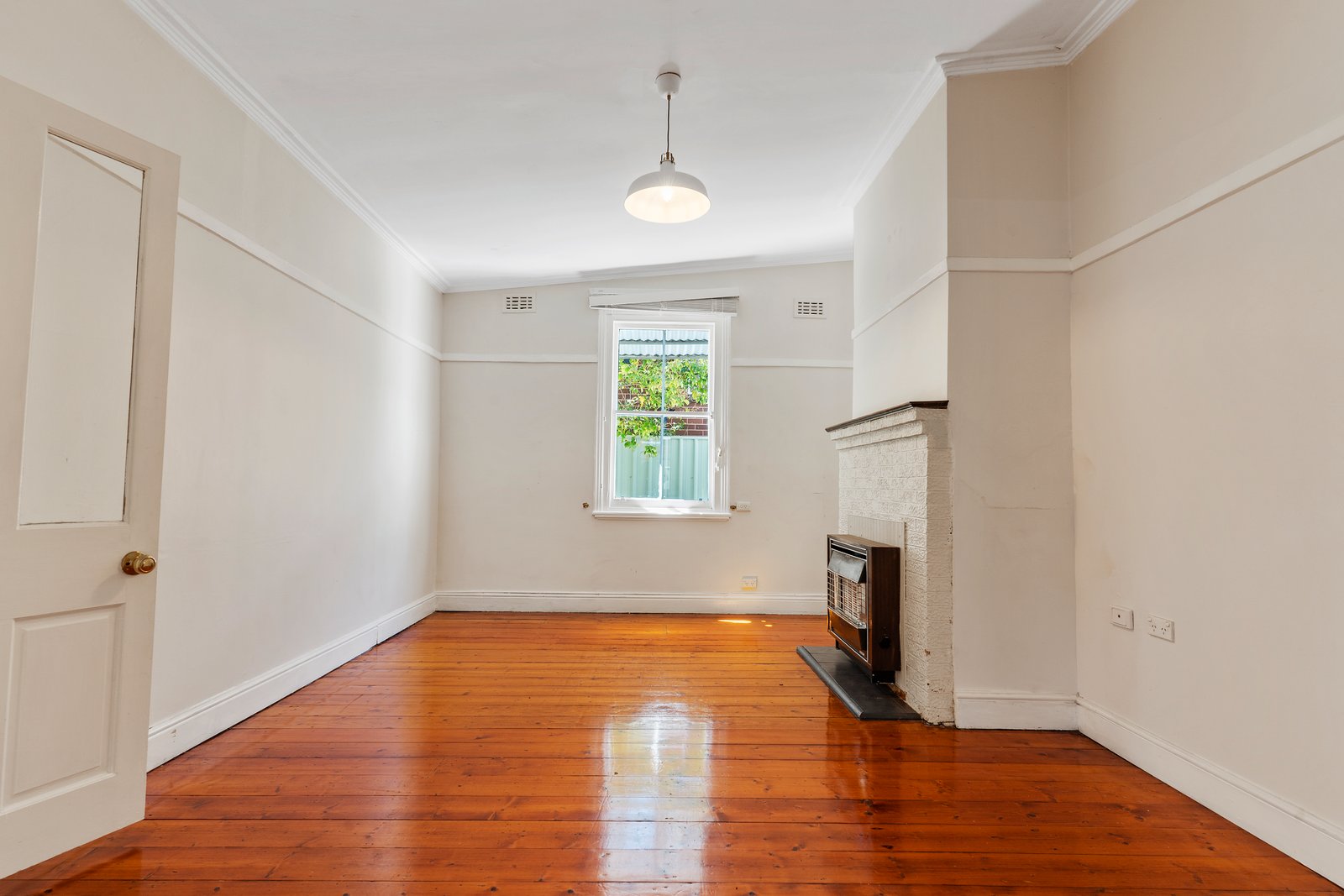 27 Condon Street KENNINGTON 6