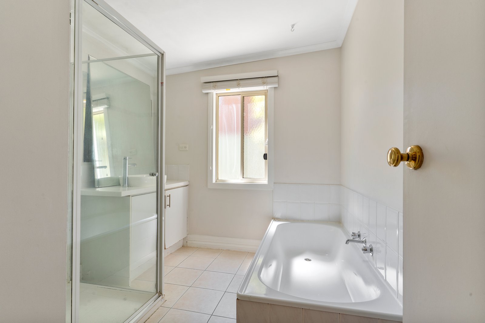 27 Condon Street KENNINGTON 10