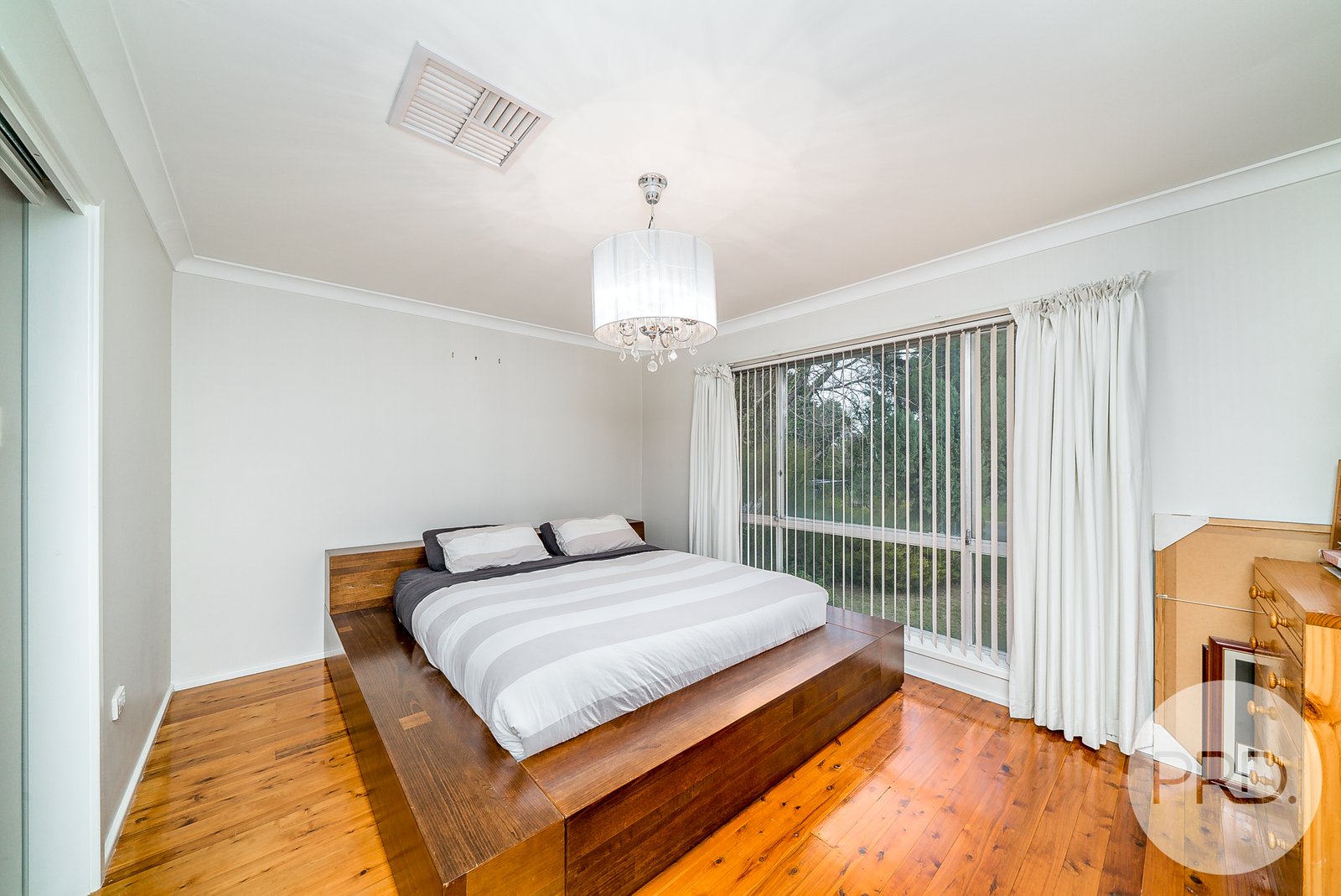 27 Cooinbil Crescent KOORINGAL 2