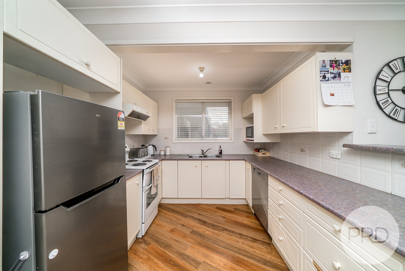 27 Cooinbil Crescent KOORINGAL 9