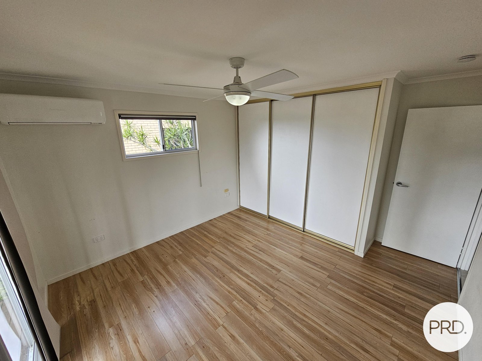 27 Crest Avenue BOYNE ISLAND 4