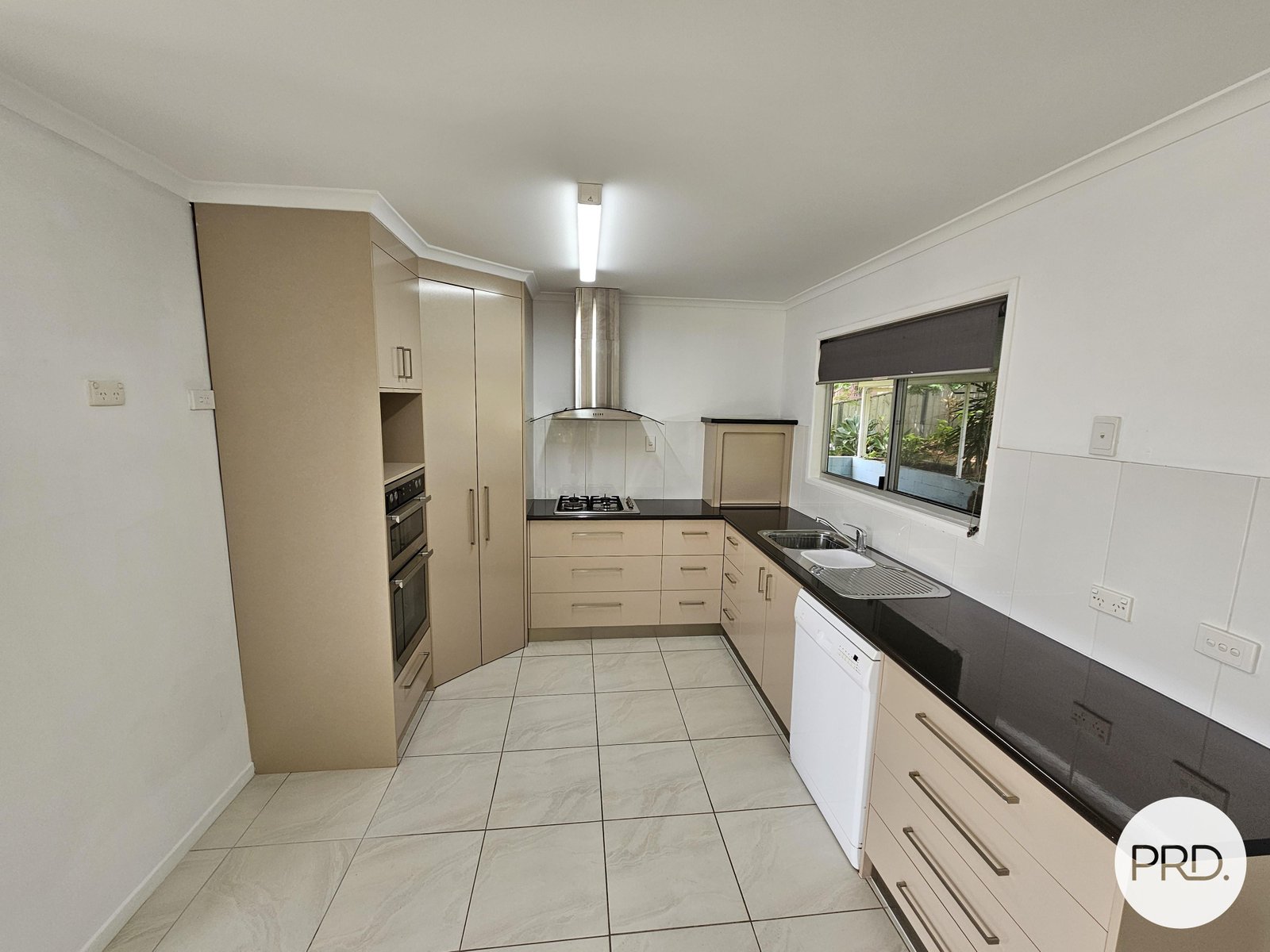 27 Crest Avenue BOYNE ISLAND 3