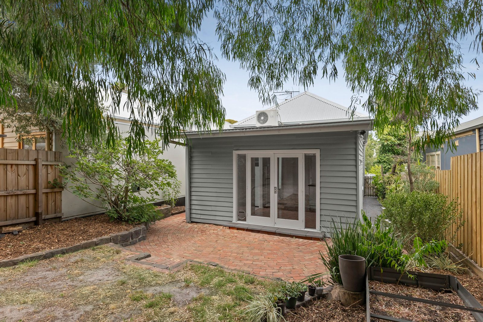 Real Estate and Property in 27 Cromwell Street, Caulfield North, VIC