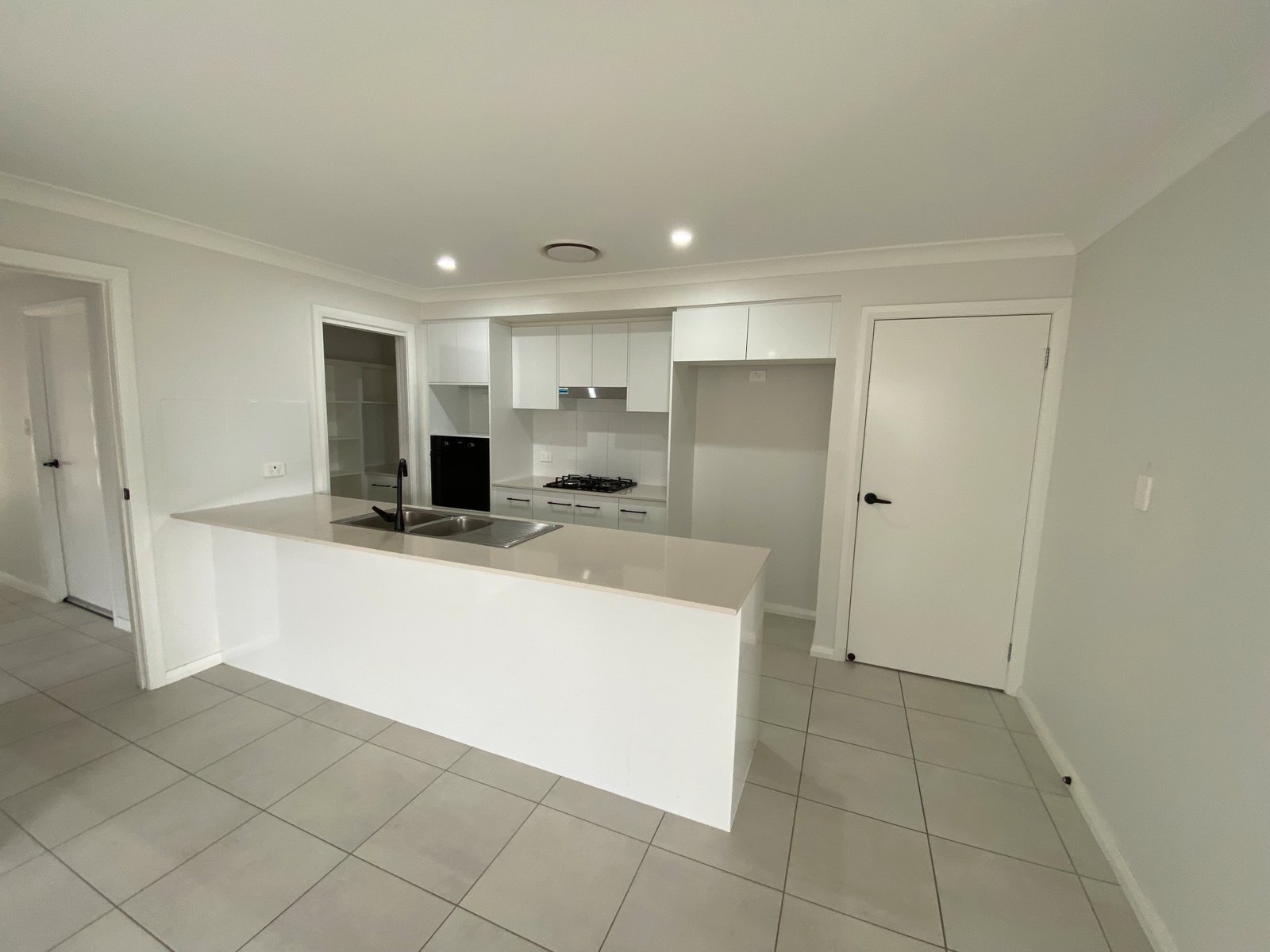 27 Currawong Drive CALALA 8