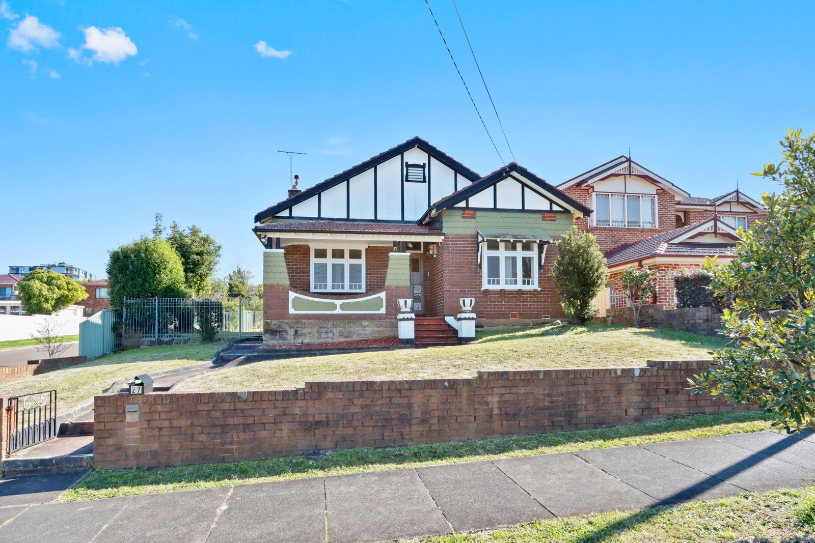 27 Dardanelles Street MORTDALE 1