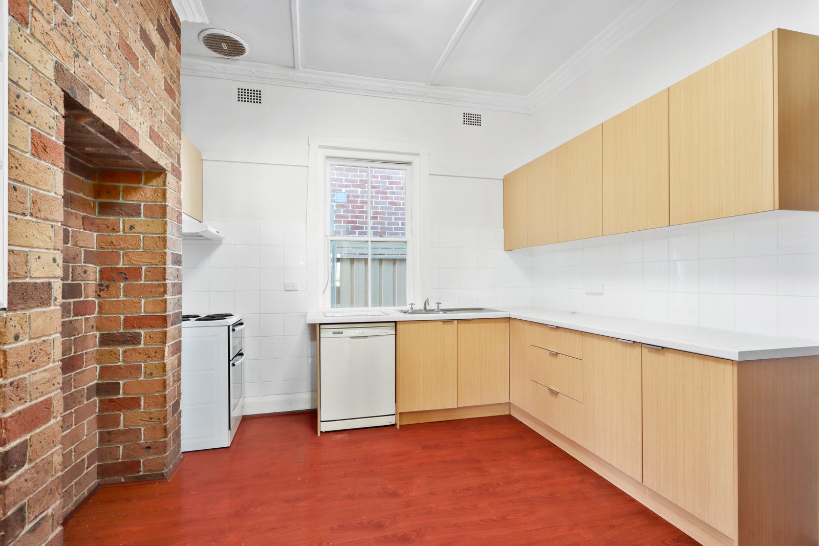 27 Dardanelles Street MORTDALE 2