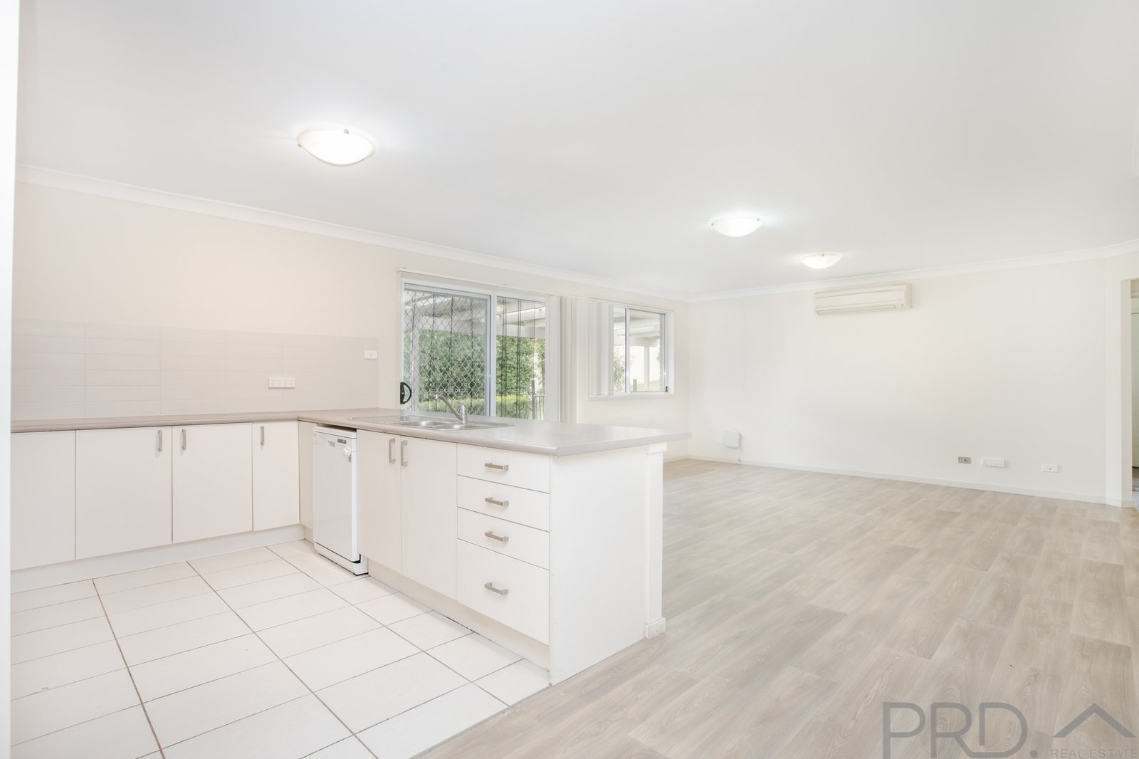 27 David Avenue EAST MAITLAND 4