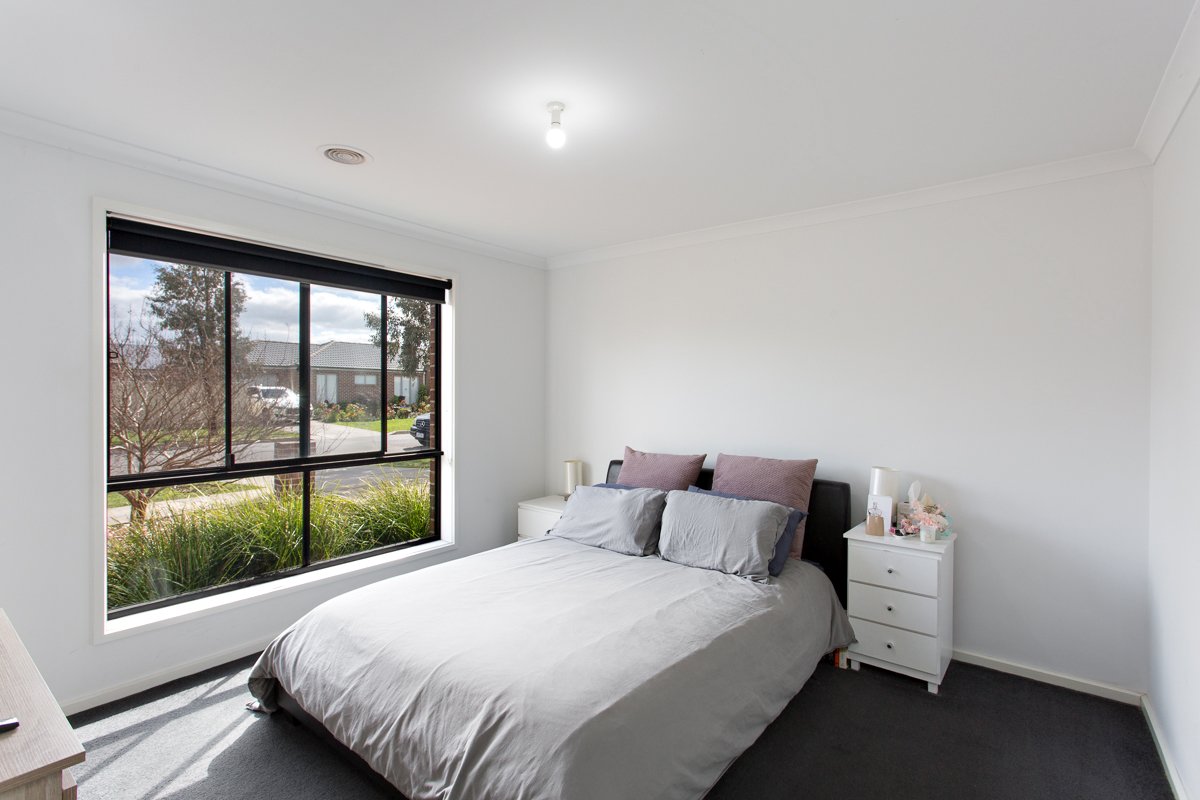 Gallery: 27 Deakin Drive