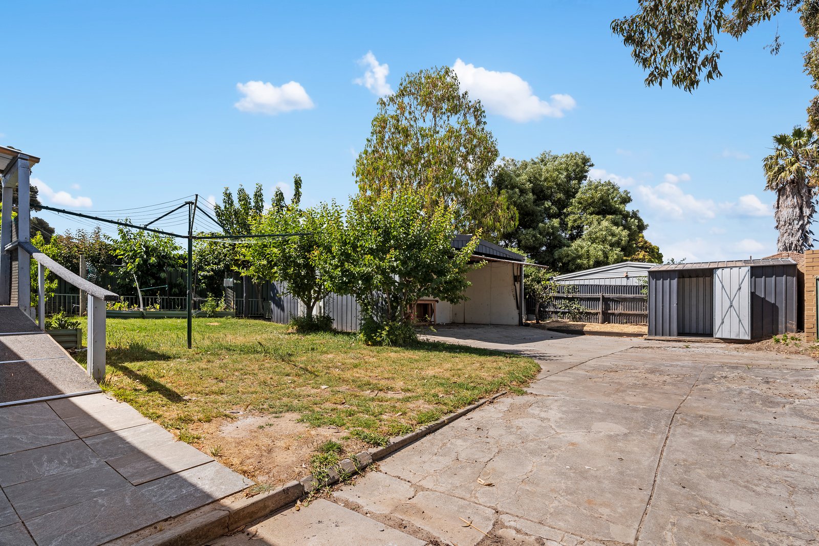 27 Derwent Drive LONG GULLY 10