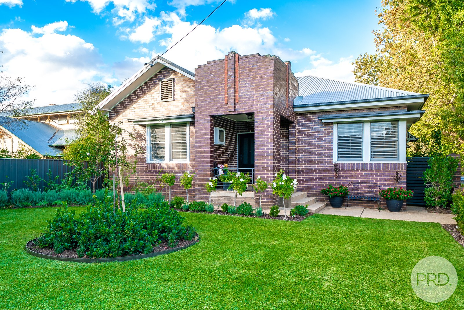 27 Dobbs Street WAGGA WAGGA 1