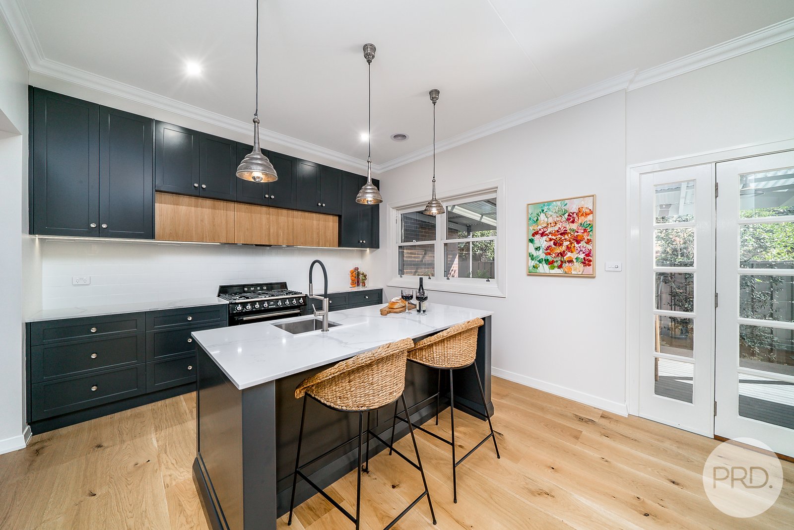 27 Dobbs Street WAGGA WAGGA 6