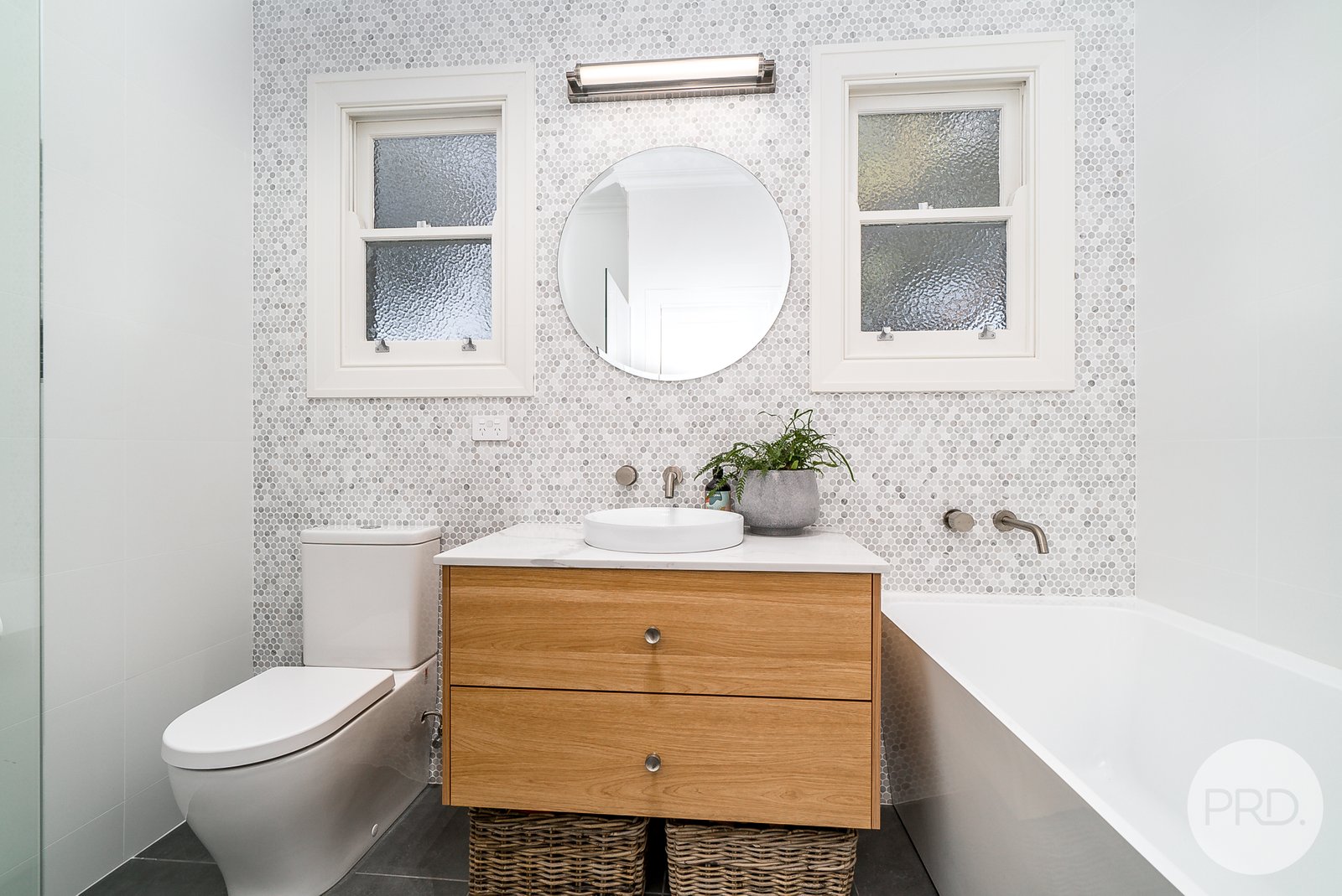 27 Dobbs Street WAGGA WAGGA 19