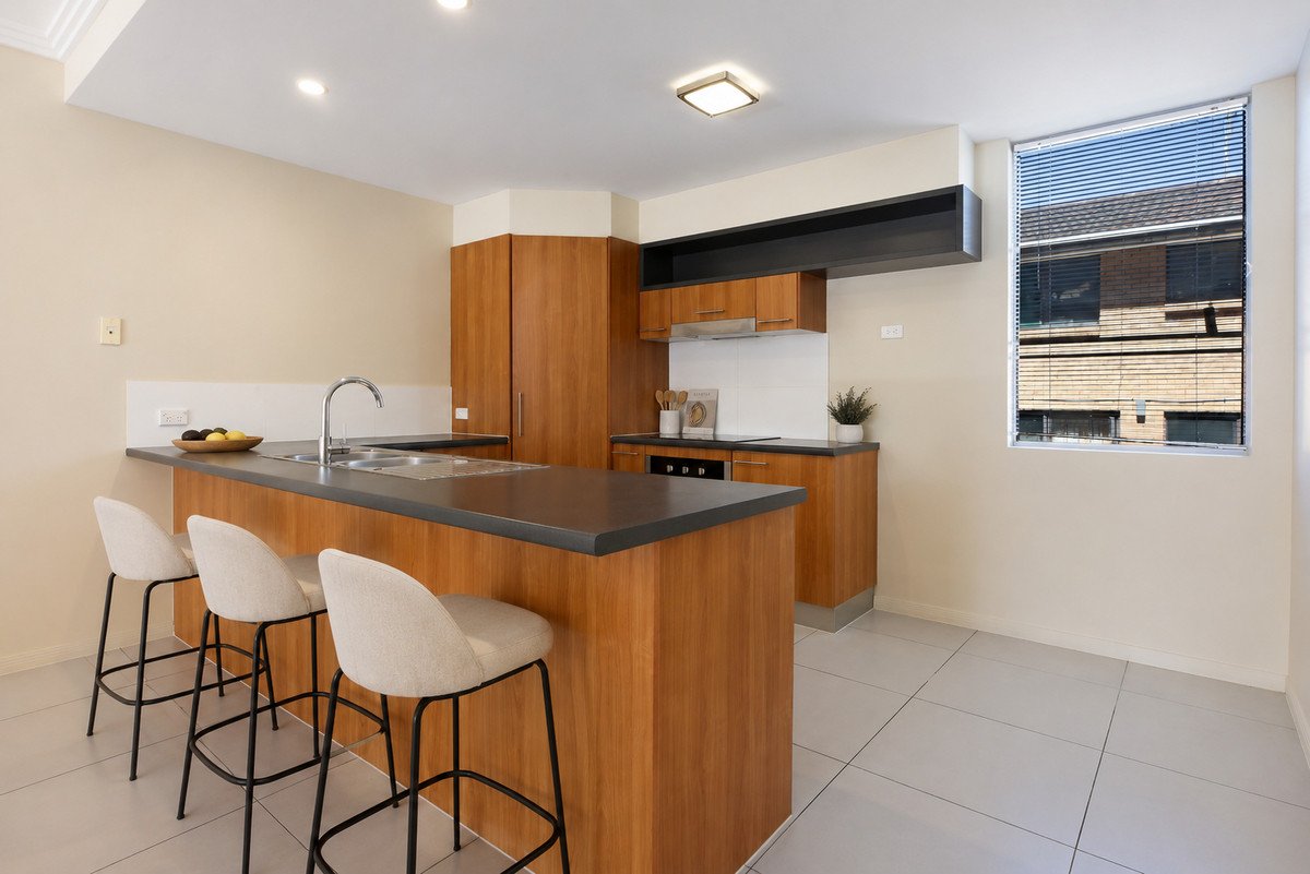 2/7 Dolphin Avenue Mermaid Beach 4