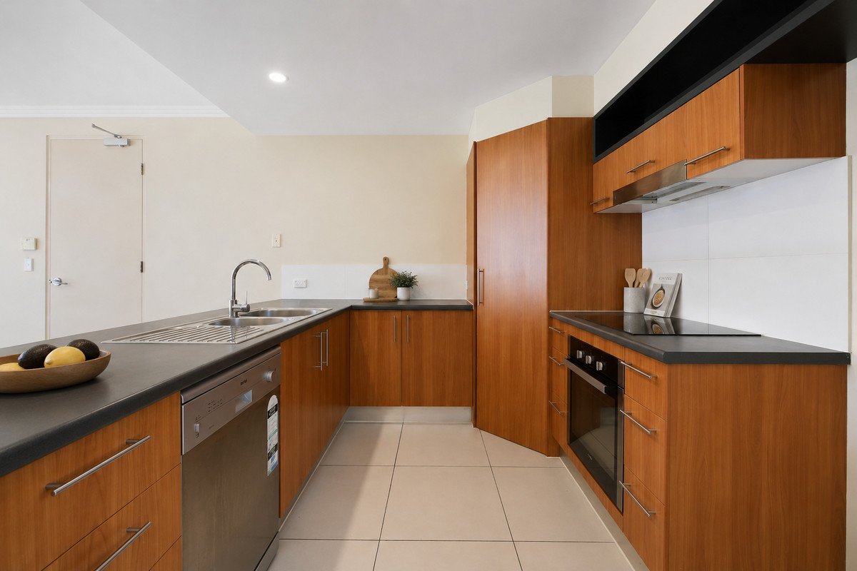 2/7 Dolphin Avenue Mermaid Beach 5