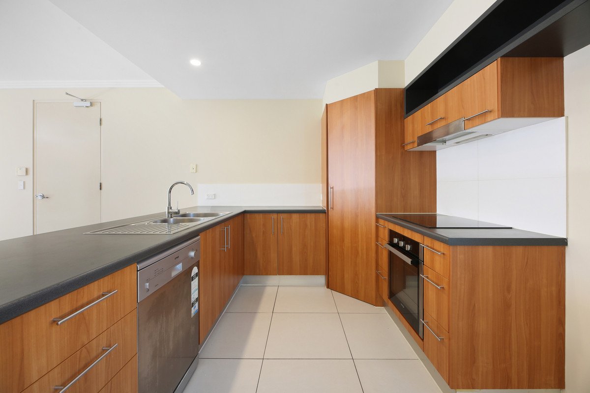 2/7 Dolphin Avenue Mermaid Beach 6