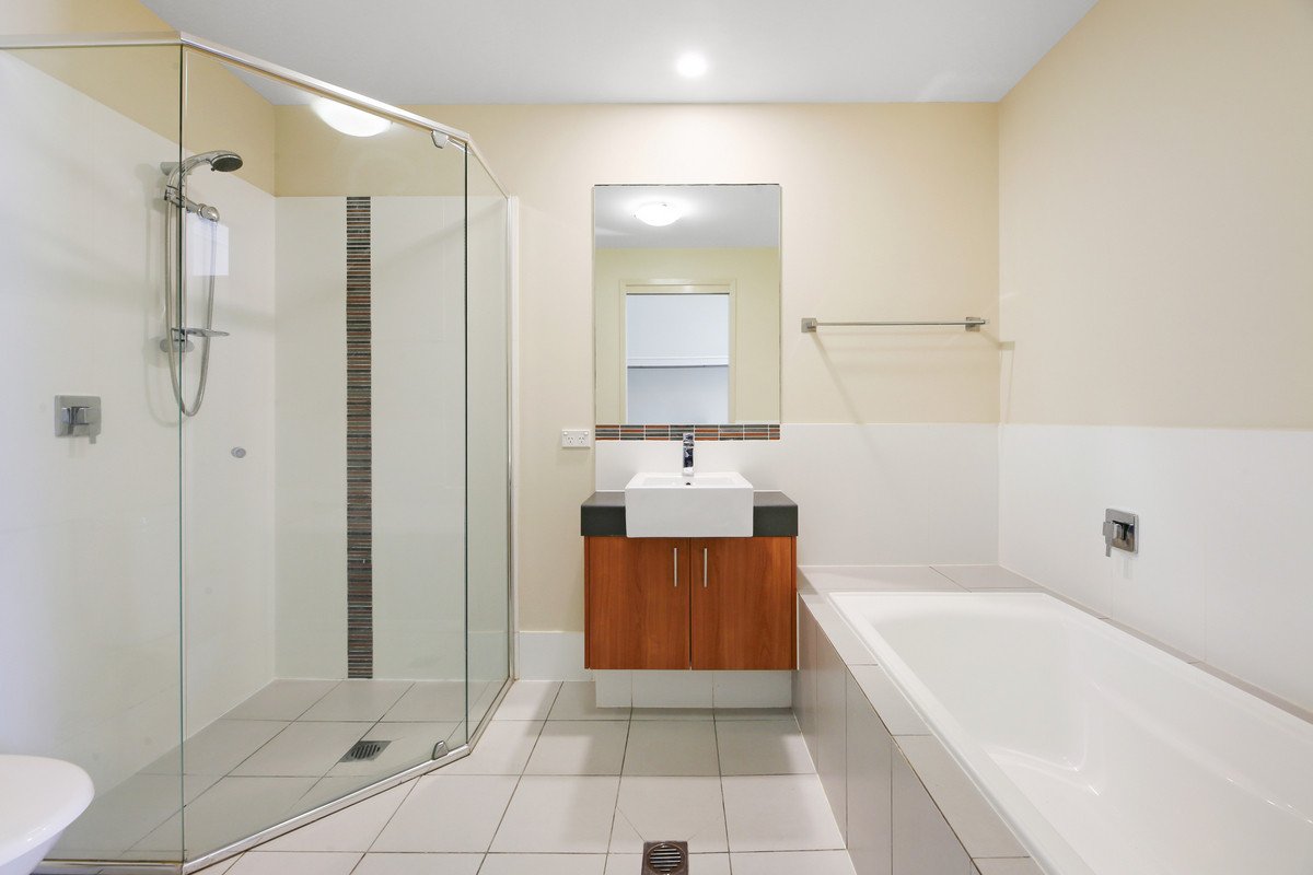 2/7 Dolphin Avenue Mermaid Beach 9