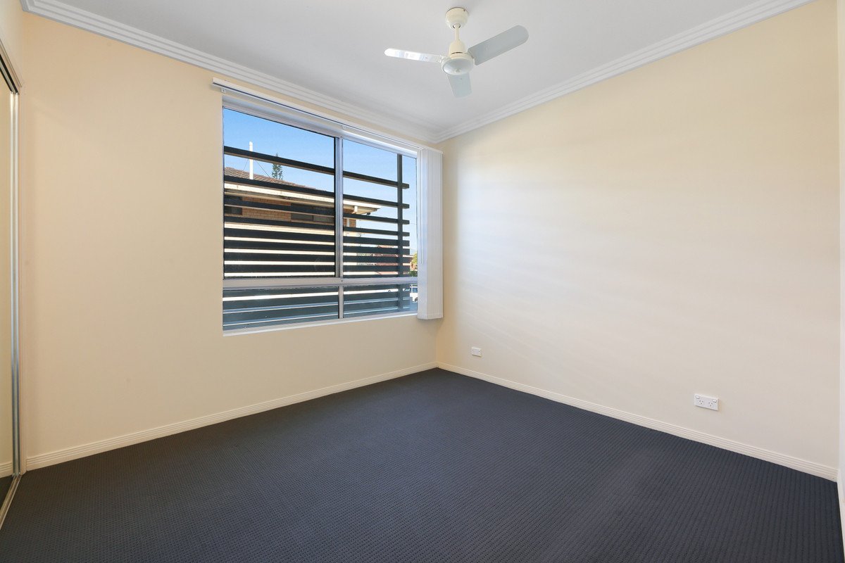 2/7 Dolphin Avenue Mermaid Beach 10