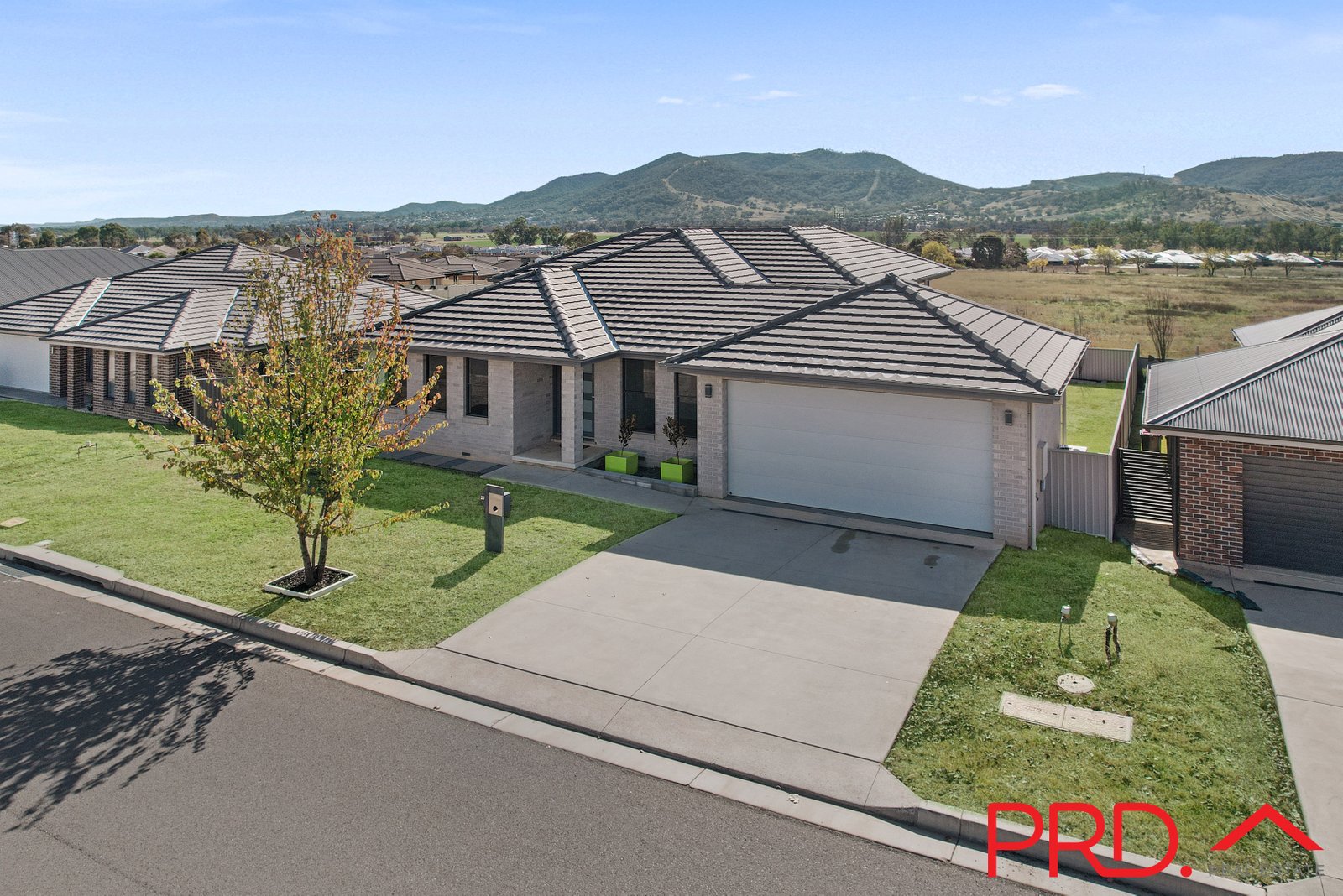 27 Eagle Avenue TAMWORTH 1