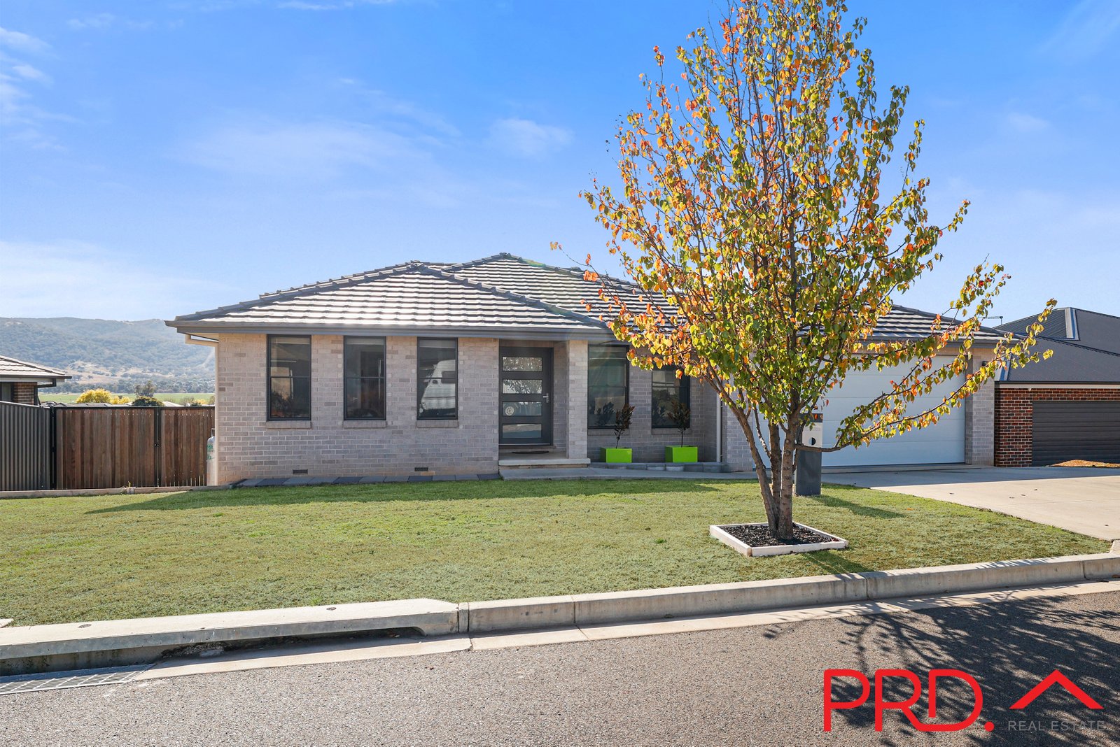 27 Eagle Avenue TAMWORTH 2