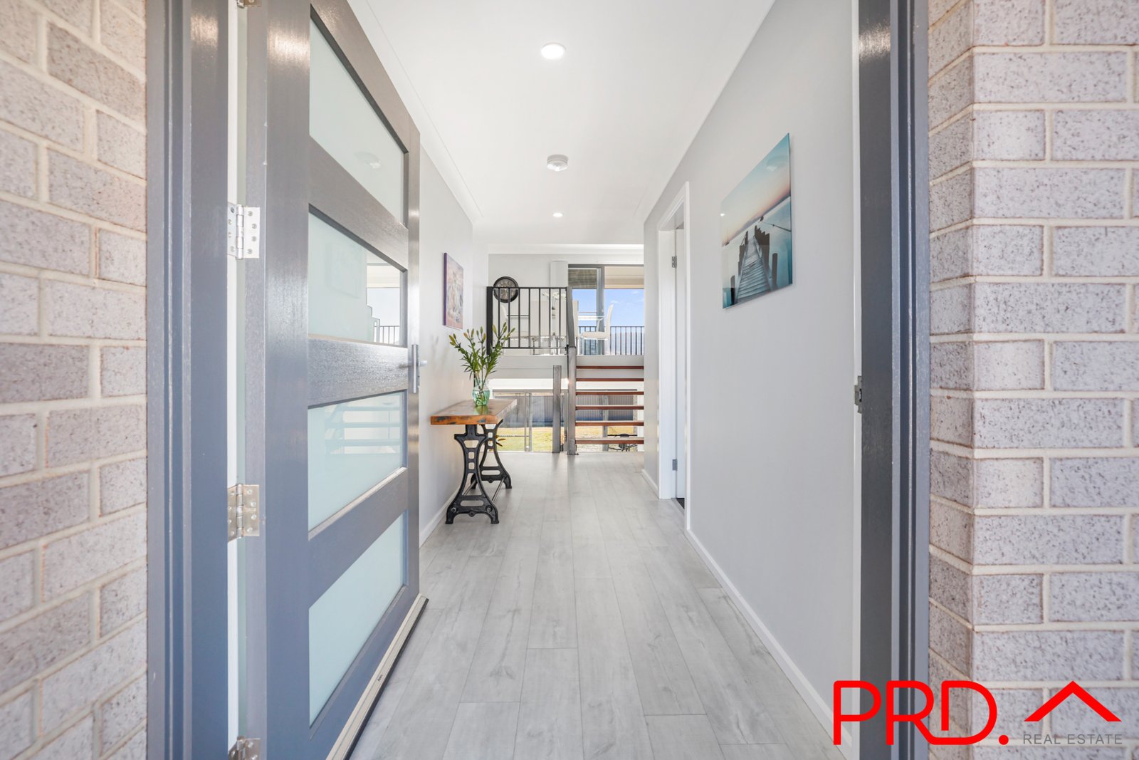 27 Eagle Avenue TAMWORTH 3