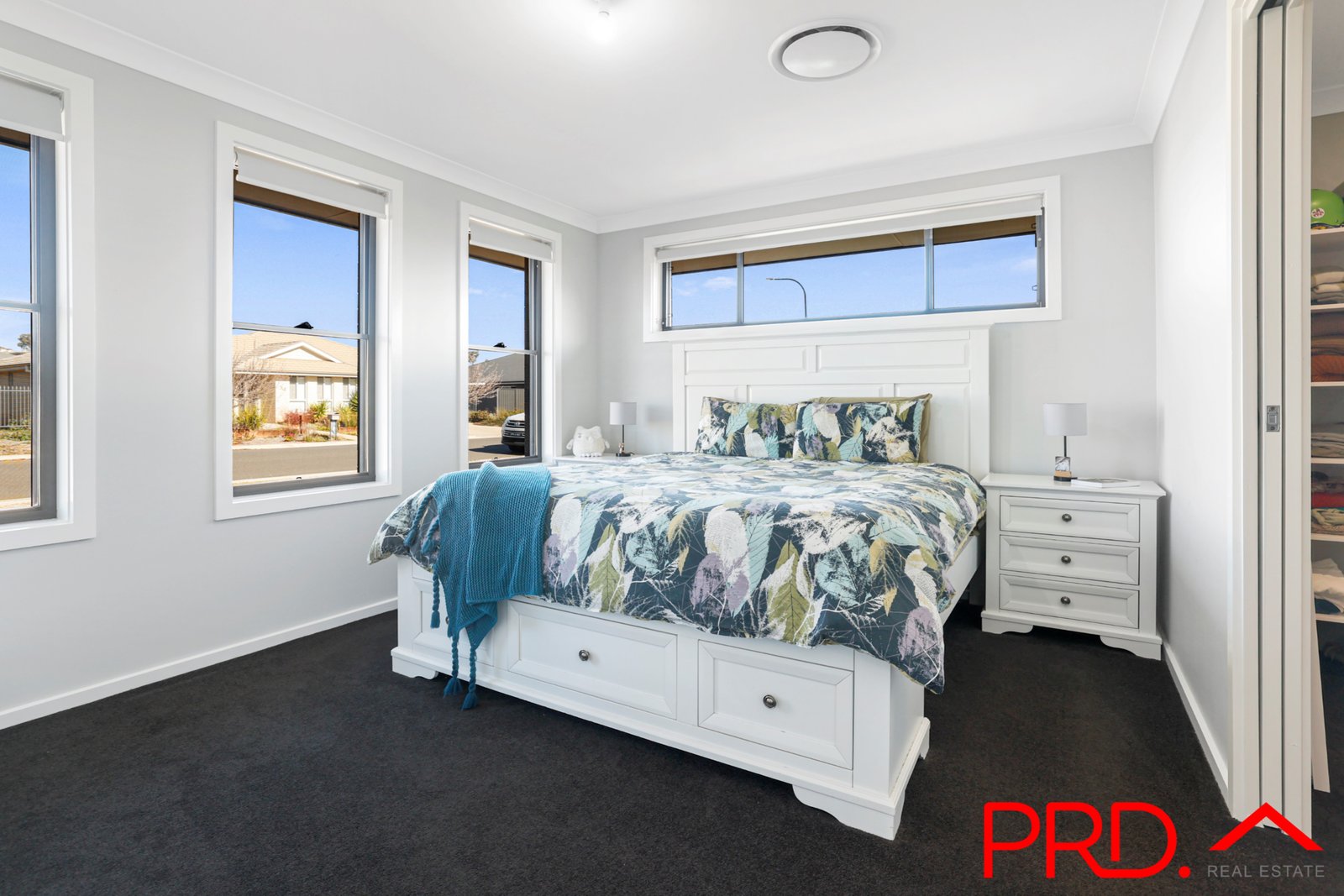 27 Eagle Avenue TAMWORTH 4