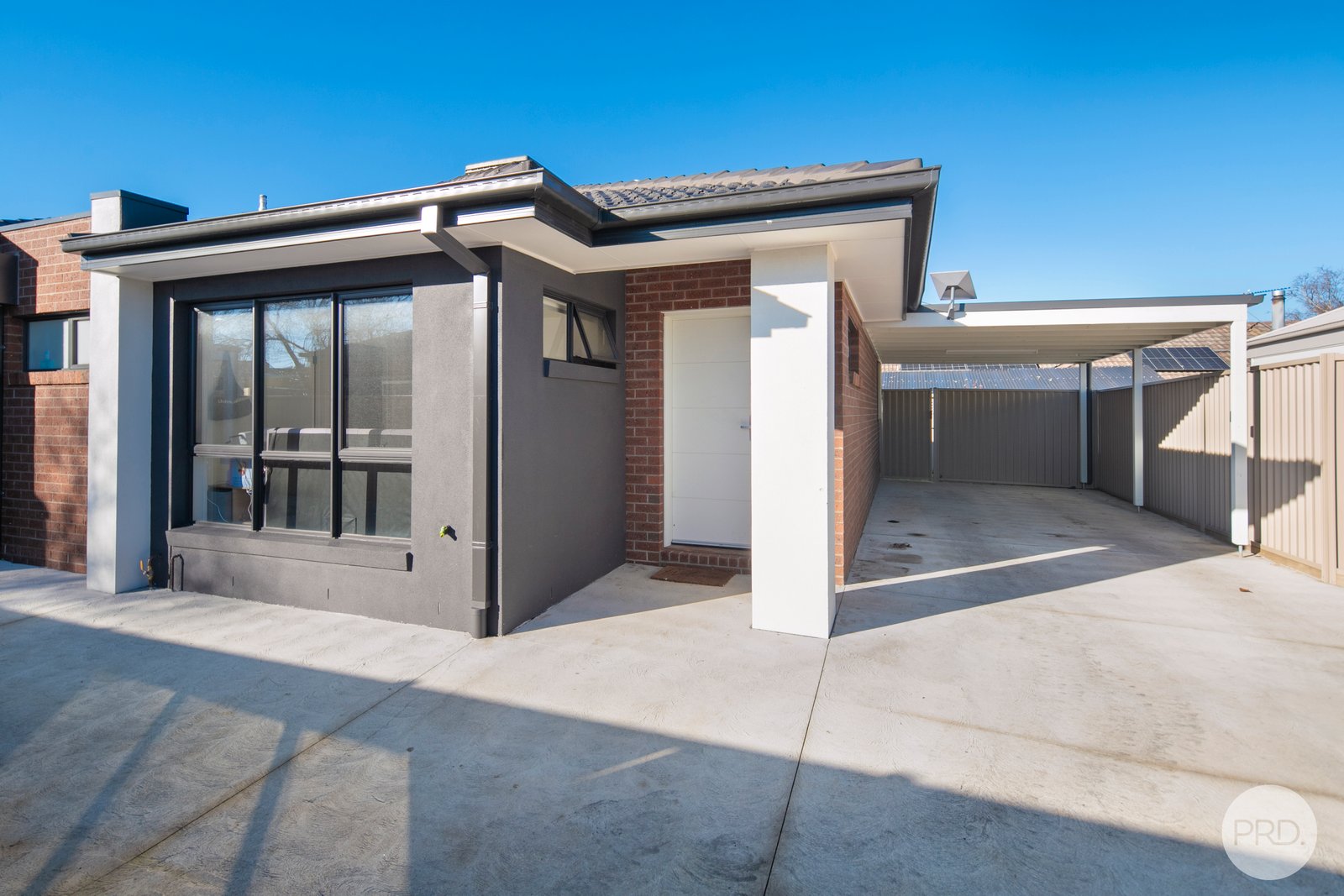 2/7 Edwards Street SEBASTOPOL 1