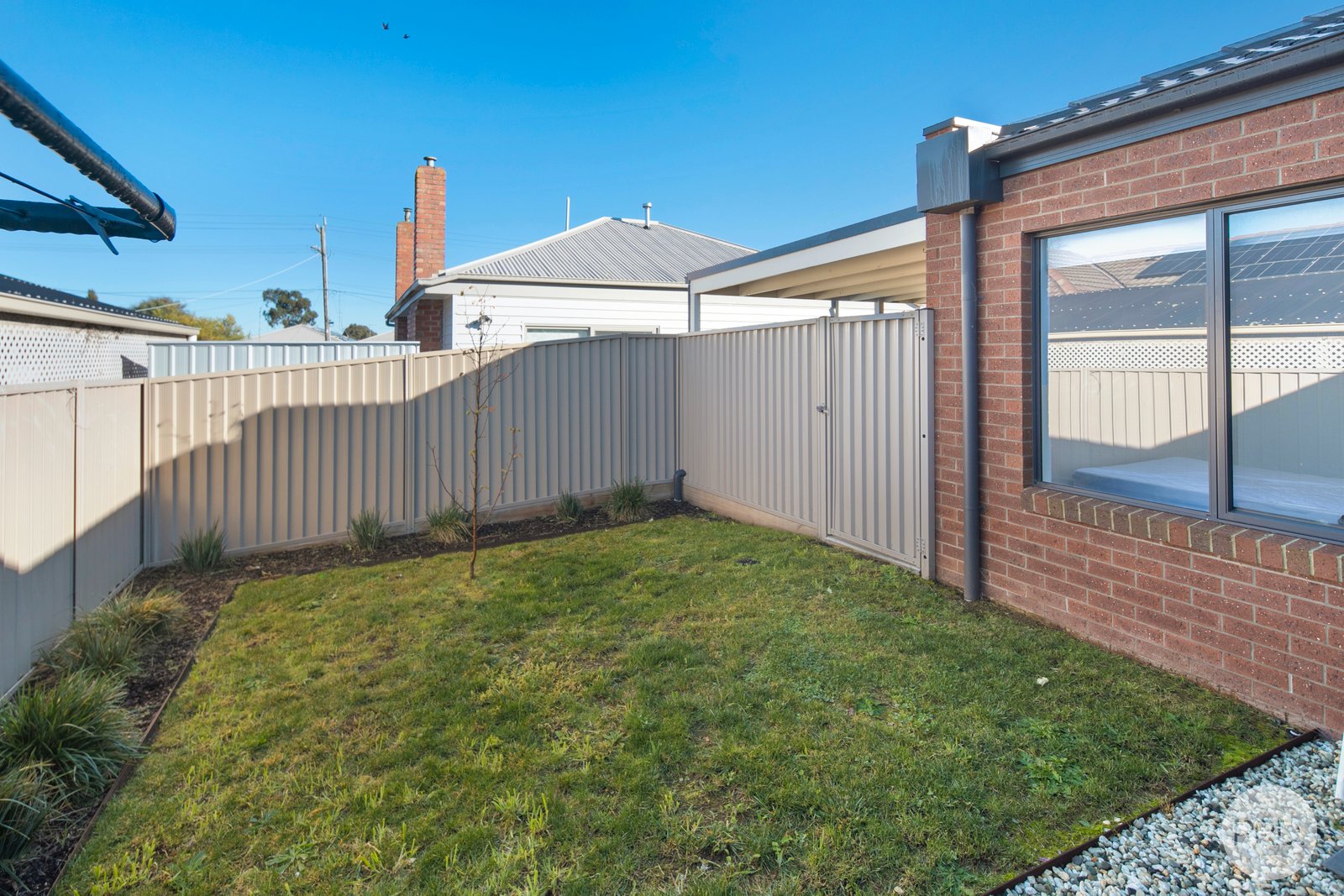 2/7 Edwards Street SEBASTOPOL 10