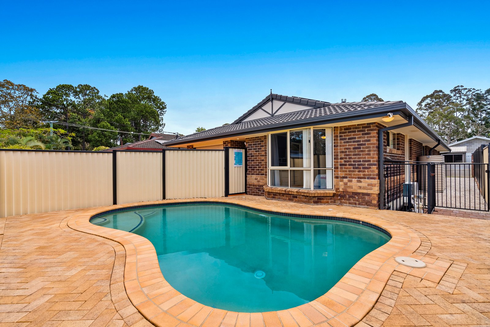 27 Elizabeth Street CURRUMBIN WATERS 4