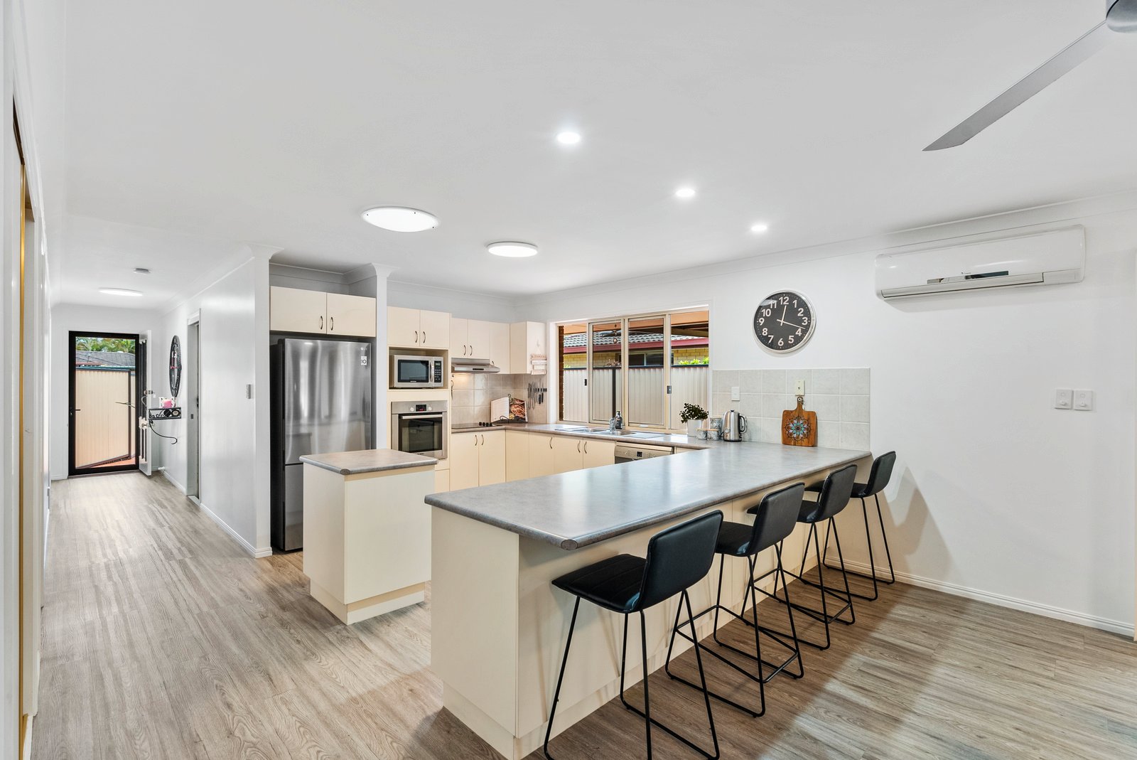 27 Elizabeth Street CURRUMBIN WATERS 8