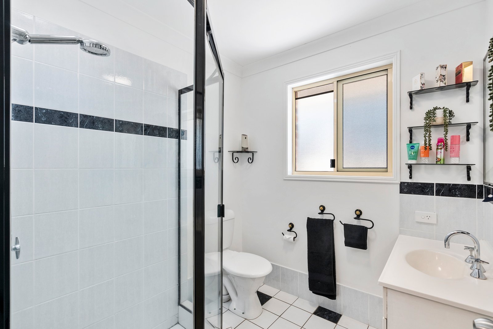 27 Elizabeth Street CURRUMBIN WATERS 21