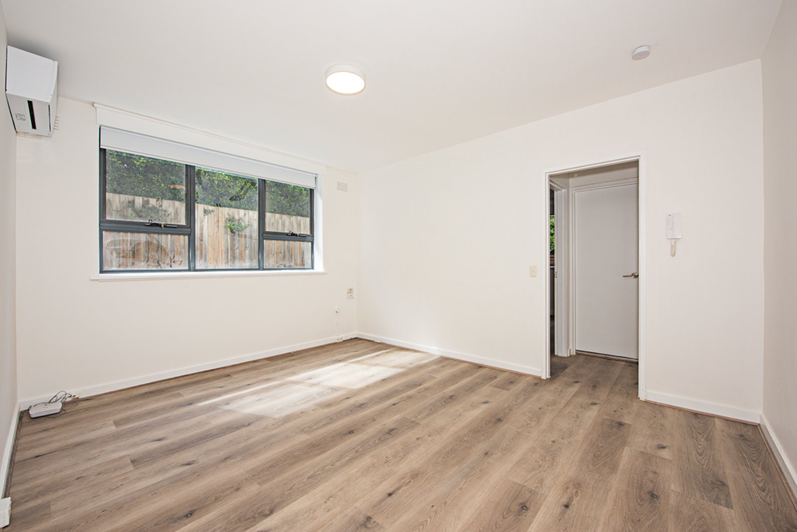 Gallery: 2/7 Ellesmere Road
