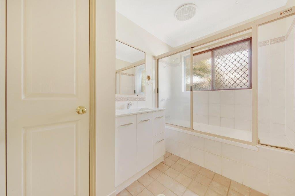 27 ELLINGTON Drive NEW AUCKLAND 12