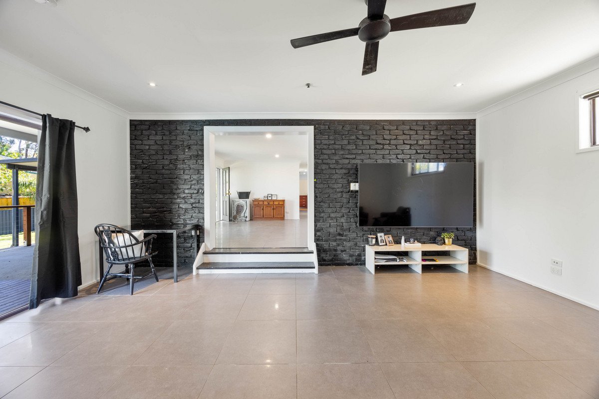 27 Equinox Court Mudgeeraba 17