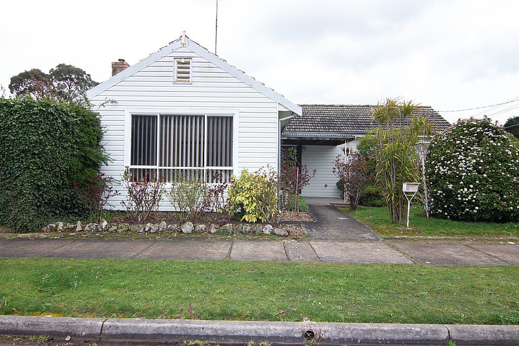 27 Essex Street WENDOUREE 1