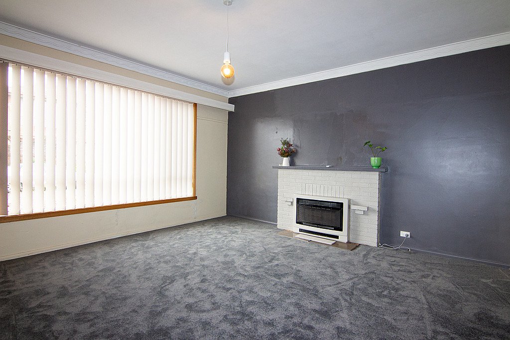 27 Essex Street WENDOUREE 2