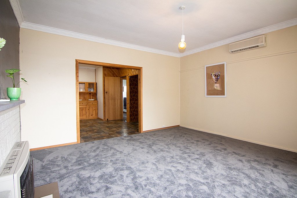 27 Essex Street WENDOUREE 3