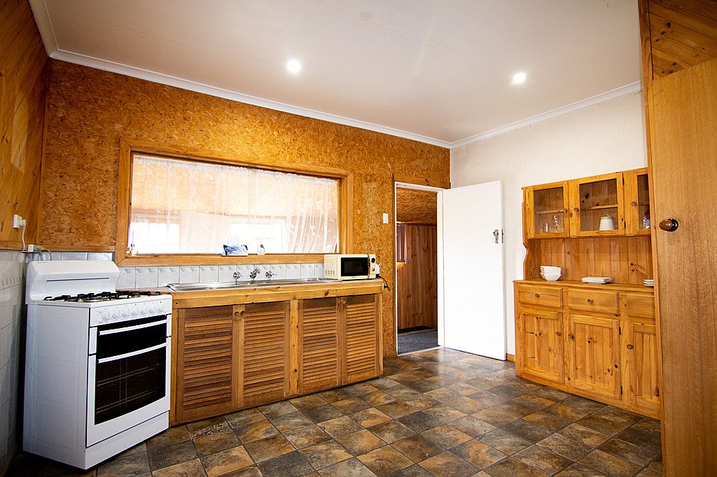 27 Essex Street WENDOUREE 4