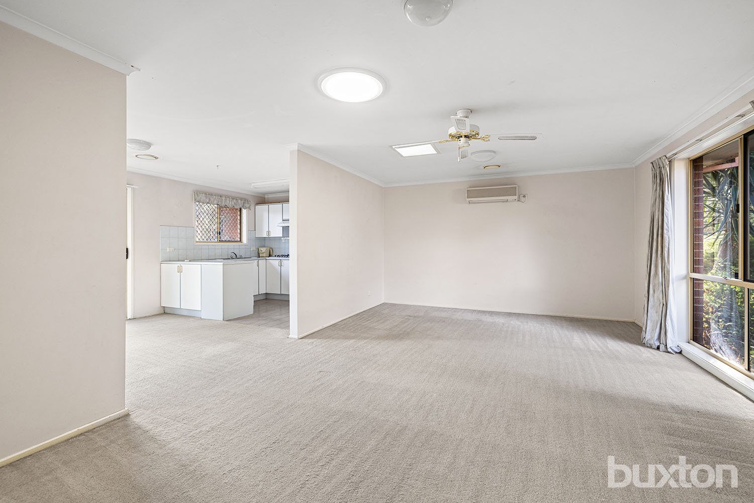 Gallery: 2/7 Evans Avenue