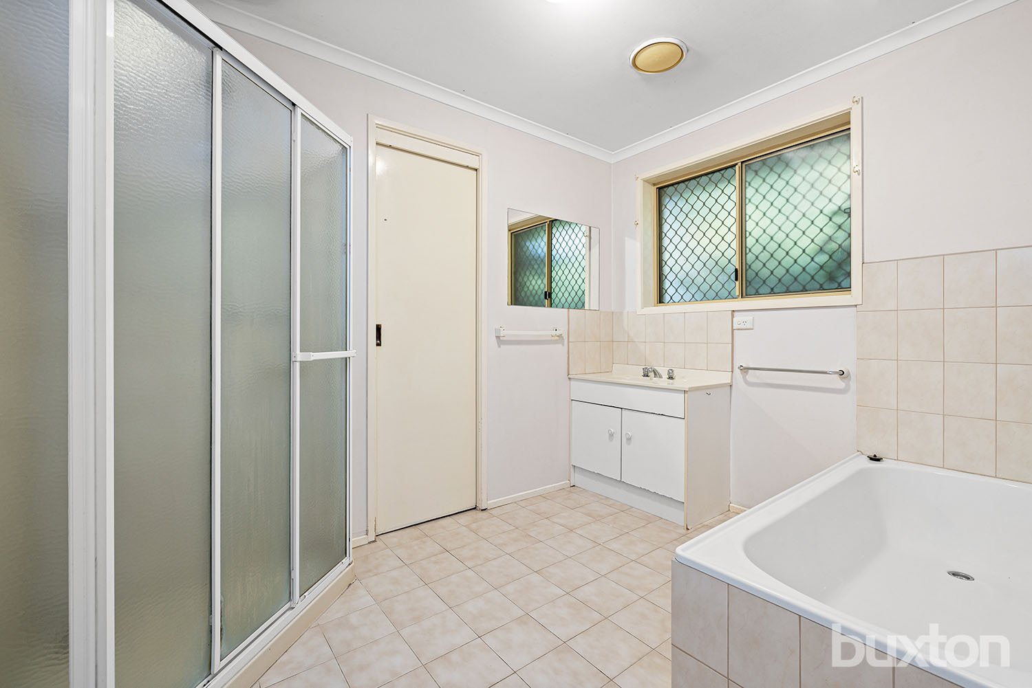 Gallery: 2/7 Evans Avenue