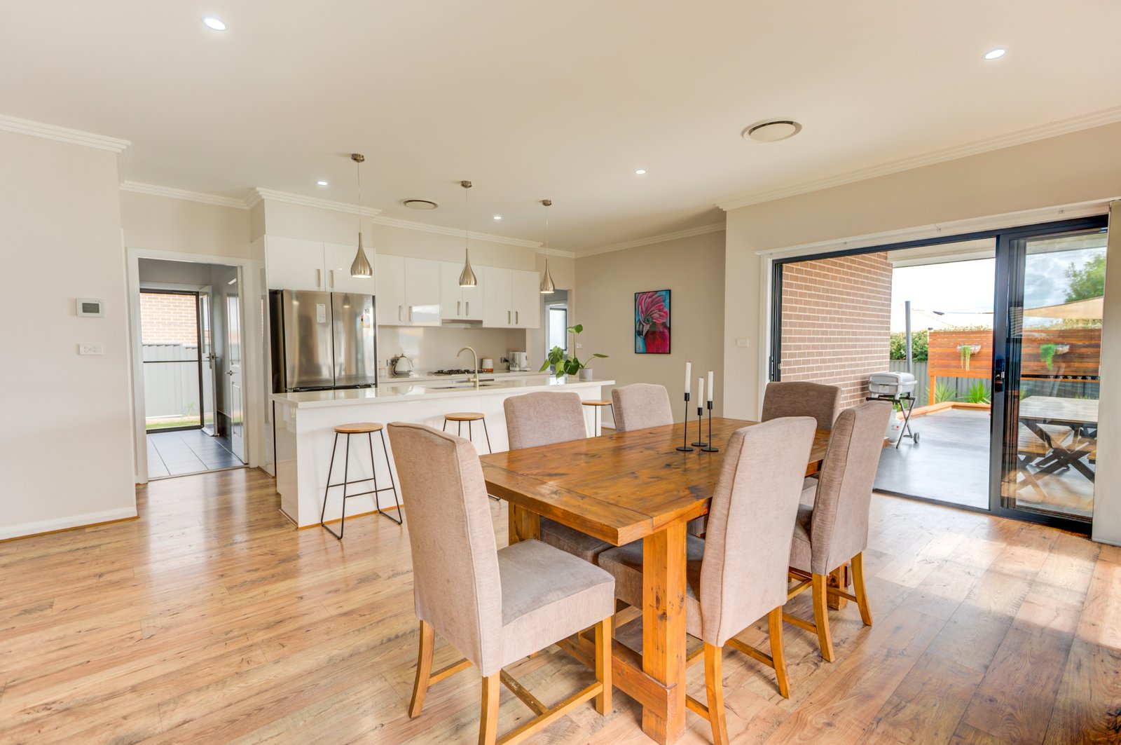 27 Falcon Drive TAMWORTH 3